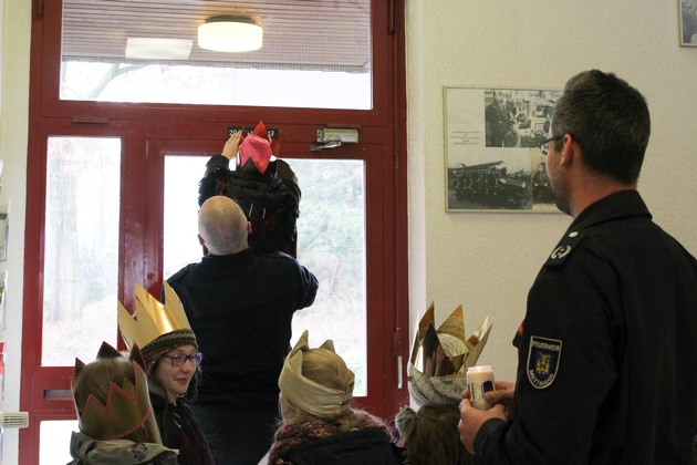 FW Mettmann: Sternsinger zu Besuch bei der Feuerwehr Mettmann