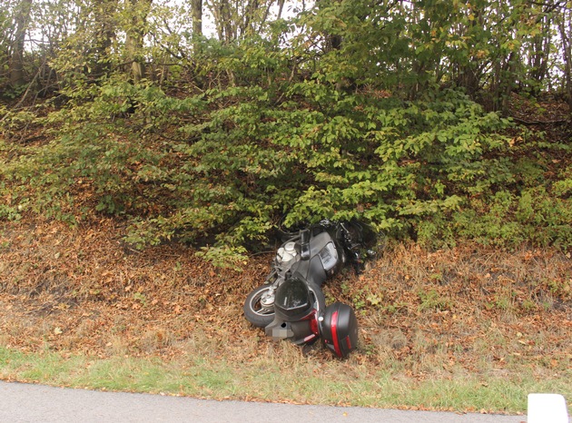 POL-ME: Nachtrag zu Pressemeldung OTS 2009157: 61-jähriger Motorradfahrer bei Verkehrsunfall schwerstverletzt: Polizei ermittelt und sucht Zeugen des Unfallhergangs - Velbert - 2009162