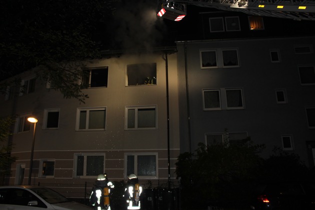FW-BO: Wohnungsbrand in den frühen Morgenstunden in Bochum-Goldhamme.