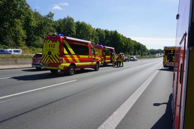 FW Ratingen: Verkehrsunfall mit 8 beteiligten Fahrzeugen auf der BAB 3