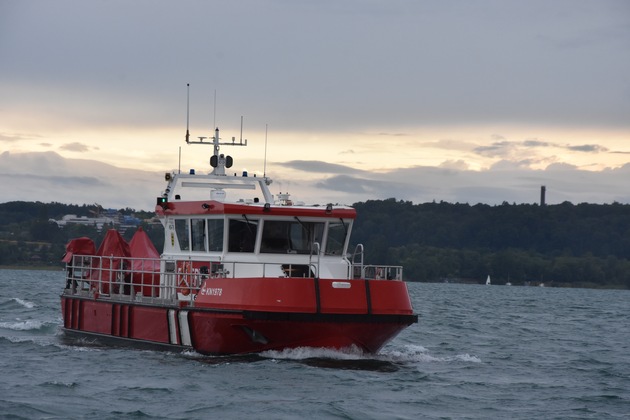 FW Konstanz: Übung auf dem Bodensee - Brand auf einem Fahrgastschiff
