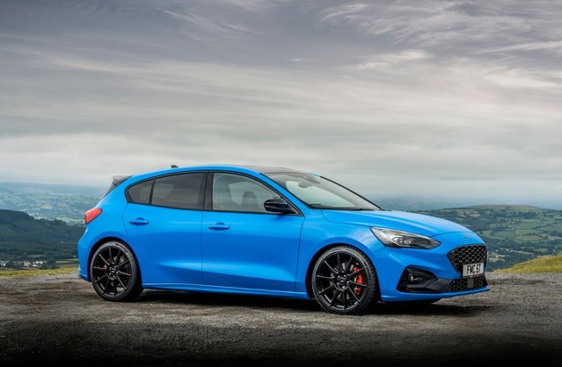 Ford-Werke GmbH: Ford Focus ST Edition begeistert mit Gewinde-Fahrwerk und agilstem Handling in der ST-Geschichte