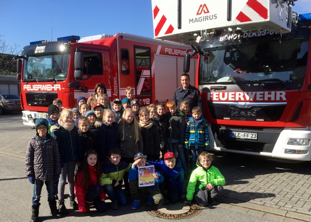 FW-KLE: Toller Projekttag der Grundschule Hasselt mit der Freiwilligen Feuerwehr Bedburg-Hau