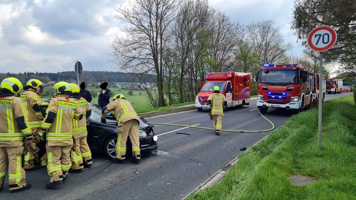 FW-Stolberg: Schwerer Verkehrsunfall - zwei Schwerverletzte