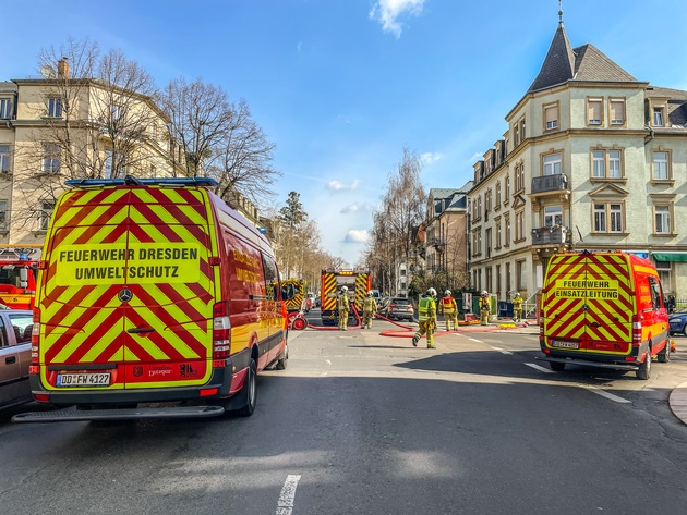 FW Dresden: Informationen zum Einsatzgeschehen der Feuerwehr Dresden vom 4. April 2022