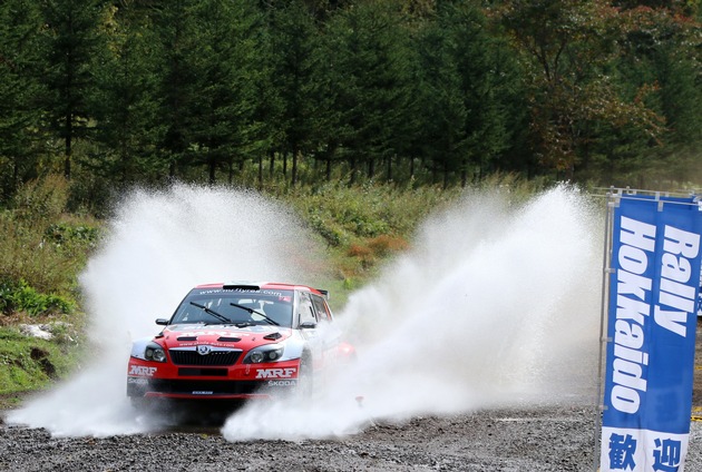 Titel-Double: SKODA schreibt Geschichte in der APRC (FOTO)