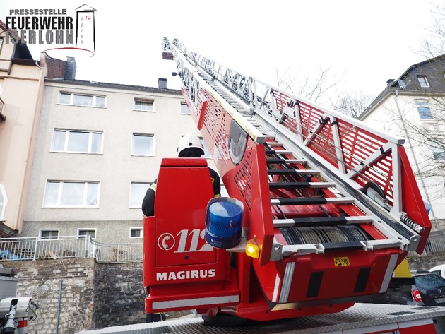 FW-MK: Kaminbrand im Mehrfamilienhaus