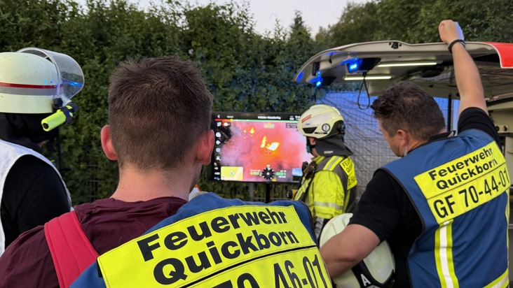 FW-PI: Wohnhausbrand in Quickborn - &Uuml;ber 100 Einsatzkr&auml;fte mehrere Stunden im Einsatz