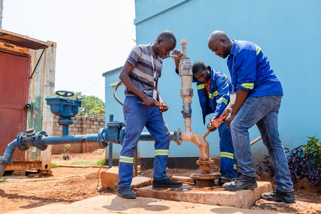 Schweizer Wellness-Käufe sorgen für Trinkwasserzugang in Afrika