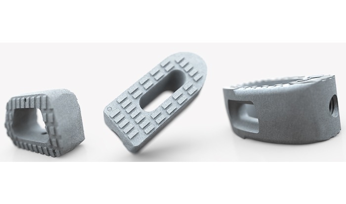 icotec AG erhält FDA-Freigabe für intervertebrale Cages aus BlackArmor® Carbon/PEEK