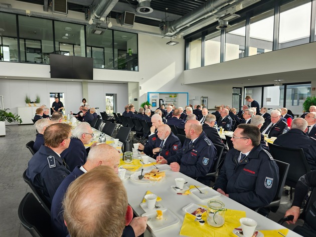 FW-AR: Kameradschaftstreffen der Feuerwehr Arnsberg nach 4 Jahren wieder erfolgreich