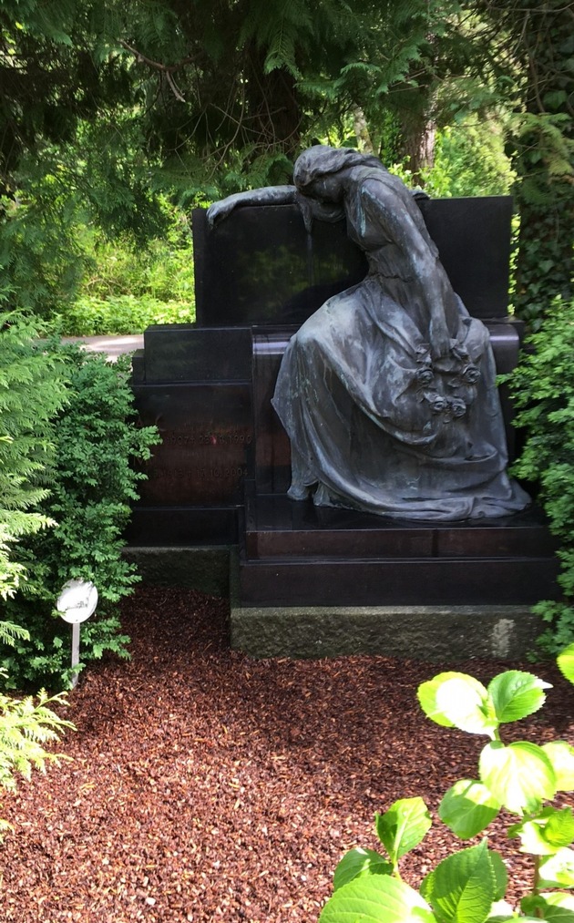 POL-HRO: Rostocker Bronzeplastiken im Wert von mehr als 37.000 Euro in Berlin sichergestellt - Kunstdiebstähle vom Neuen Friedhof aufgeklärt