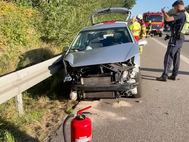 FW Alpen: Pkw schleudert auf der Autobahn 57 umher und Zimmerbrand in einer anderen Stadt