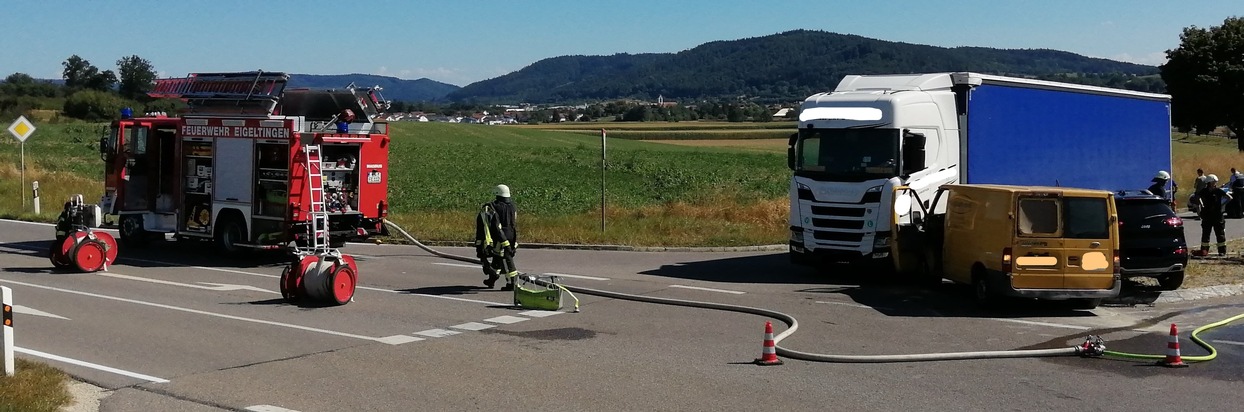 FW Eigeltingen: Feuerwehr wird zu Unfall mit 3 Fahrzeugen gerufen