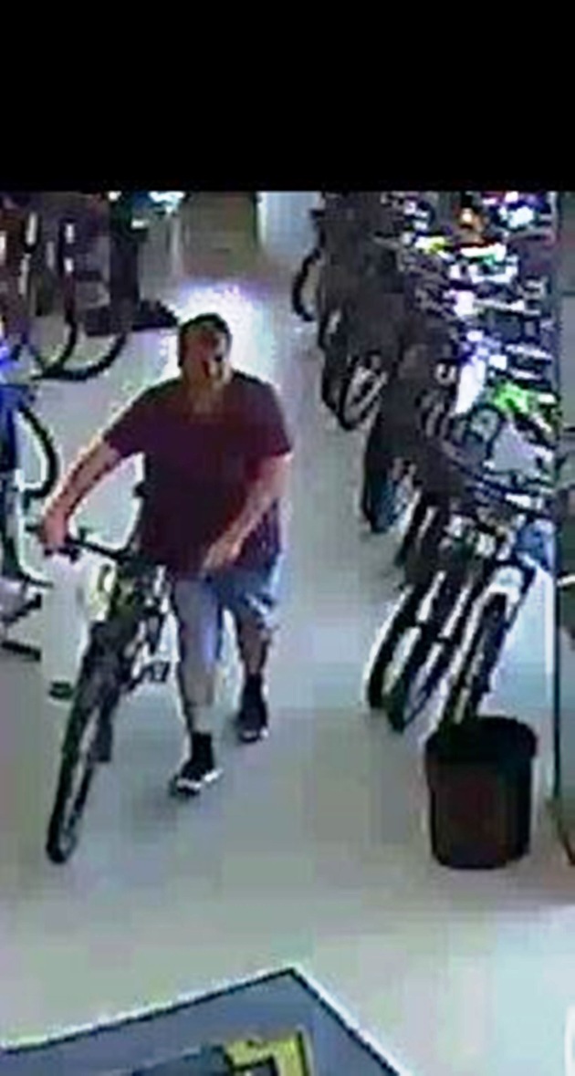 POL-MA: Sinsheim: Diebstahl eines hochwertigen E-Bikes aus Verkaufsraum eines Ersatzteil- und Fahrradgeschäft; Wer kennt den Täter?