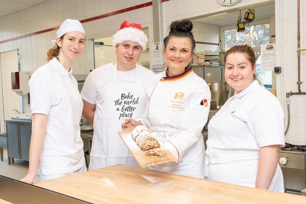 „Starkes Bäckerhandwerk braucht starken Nachwuchs“ –  Weihnachtliches Stollenbacken mit Brotbotschafterin Gitta Connemann