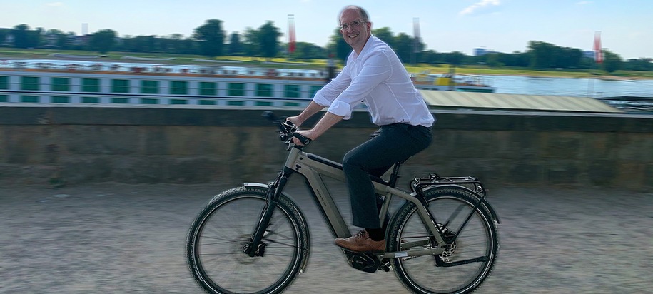 Evangelische Kirche im Rheinland (EKiR): Präses Thorsten Latzel geht für die Hoffnung auf Sommertour / Von Saarbrücken nach Wesel mit dem E-Bike durchs Kirchengebiet