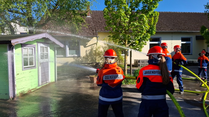 FW-AR: Viel Aktion beim Tag der offenen Tür der Löschgruppe Wennigloh