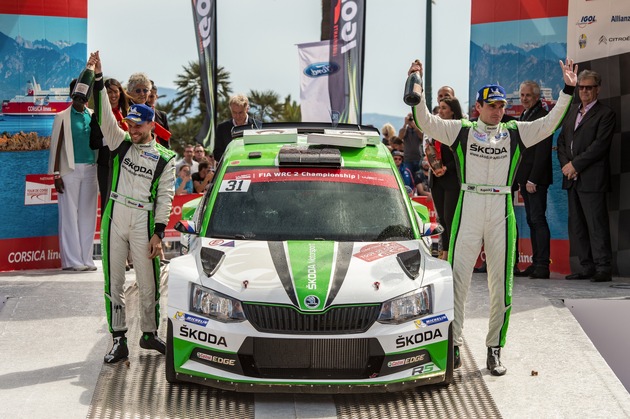 Jan Kopecký und SKODA mit überlegenem Sieg in der WRC 2-Kategorie bei der Rallye Korsika (FOTO)