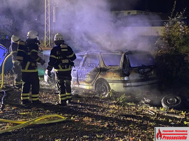 FW-PL: Ortsteil Ohle, Unklare Feuermeldung stellt sich als Fahrzeugbrand heraus