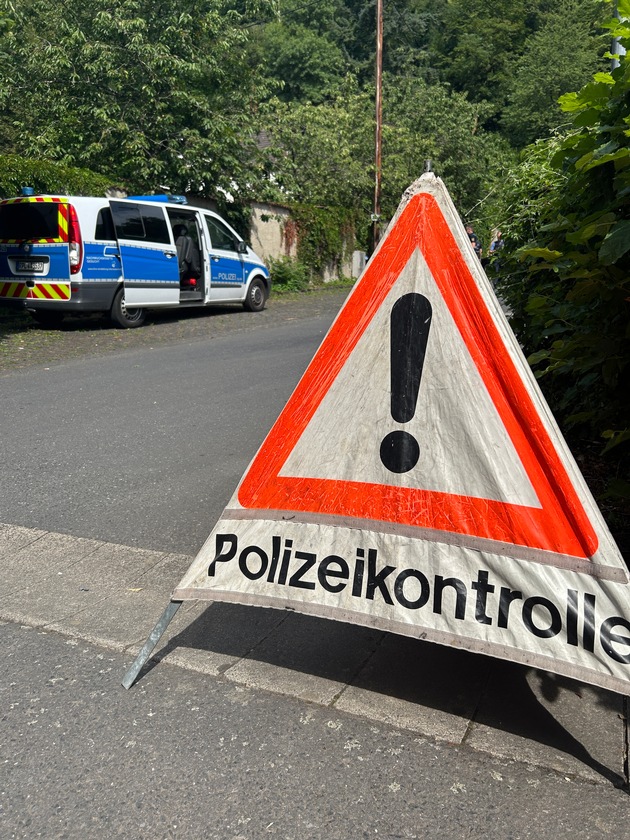 POL-PDKO: Verkehrskontrolle von 111 Zweirädern