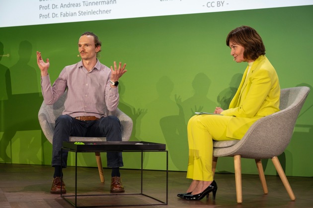 Precise Synchronization for Quantum Communication Networks