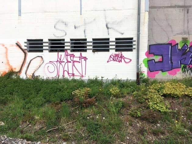 POL-KN: (VS-Villingen) Grafiti an einem Firmengebäude (27.04.2020)