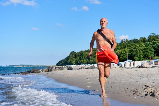Aus dem Bürostuhl an den Strand: Rettungsschwimmer statt Ruhestand