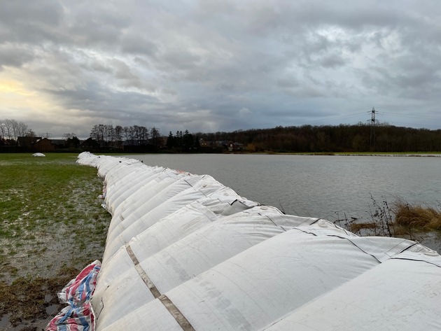 FW Lehrte: Hochwasserlage im Bereich der Stadt Lehrte entspannt sich langsam