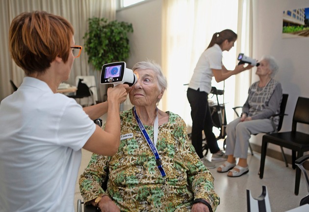 Vista beteiligt sich an Augenmobil und baut mobile Augenversorgung aus