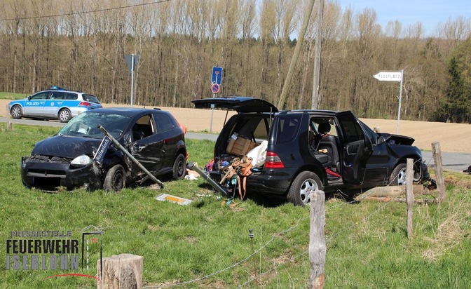 FW-MK: Schwerer Verkehrsunfall in Iserlohn-Sümmern