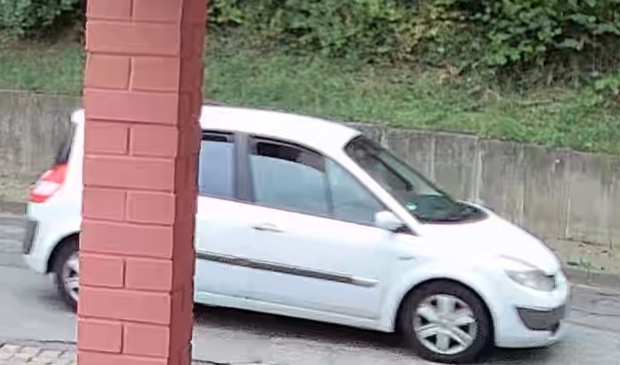 POL-PIKUS: Geparktes Fahrzeug touchiert
