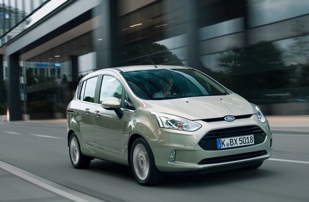 Ford-Werke GmbH: Ford feiert das Triple: Null-Prozent-Finanzierung auf alle Pkw-Modelle mit EcoBoost-Benzinmotor (FOTO)