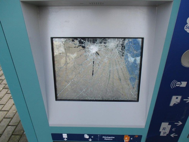 BPOL-KS: Bundespolizei ermittelt - Mutwillige Zerstörung von Automatendisplays