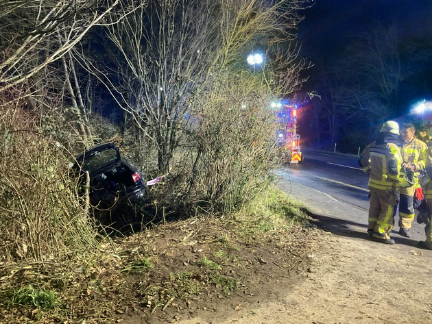 FW Grevenbroich: Ein Verletzter nach Verkehrsunfall bei Grevenbroich-Neukirchen