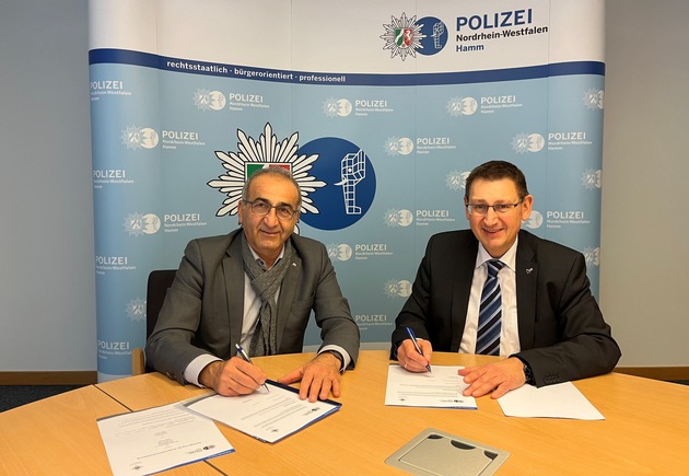POL-HAM: Verlängerung des Kooperationsvertrages zwischen dem Multikulturellen Forum und der Polizei Hamm