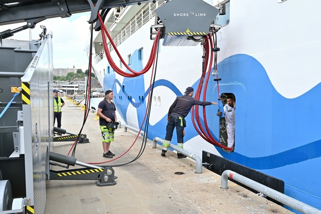 AIDA Pressemeldung: Kreuzfahrtschiff AIDAdiva eröffnet die erste schwedische Landstromanlage für Kreuzfahrtschiffe am Port of Stockholm