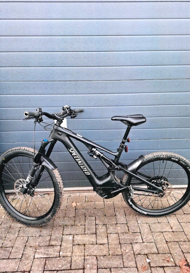 POL-KLE: Kevelaer - Zwei Pedelecs sichergestellt / Wem geh&ouml;ren diese R&auml;der?