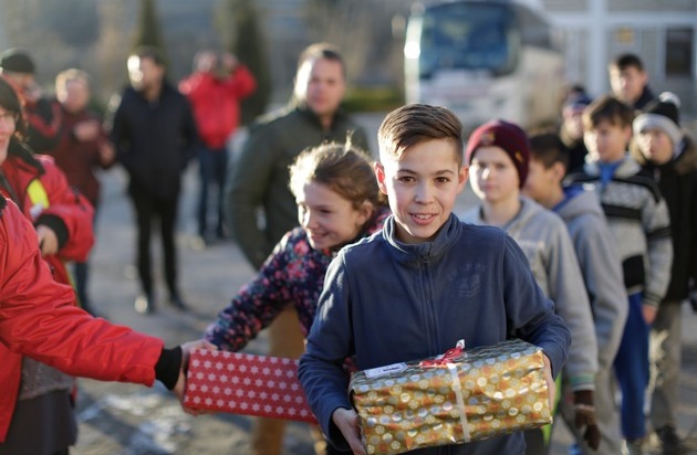 Weihnachtspäckchenkonvoi gGmbH: Weil jedes Kind ein Geschenk verdient: Der Weihnachtspäckchenkonvoi startet zum 25. Mal