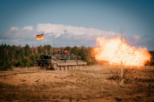 Neue Motoren steigern Einsatzbereitschaft der Leopard 2-Familie