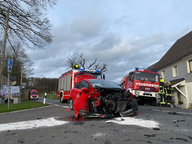 FW Wipperfürth: Verkehrsunfall auf der L284 [TH2]