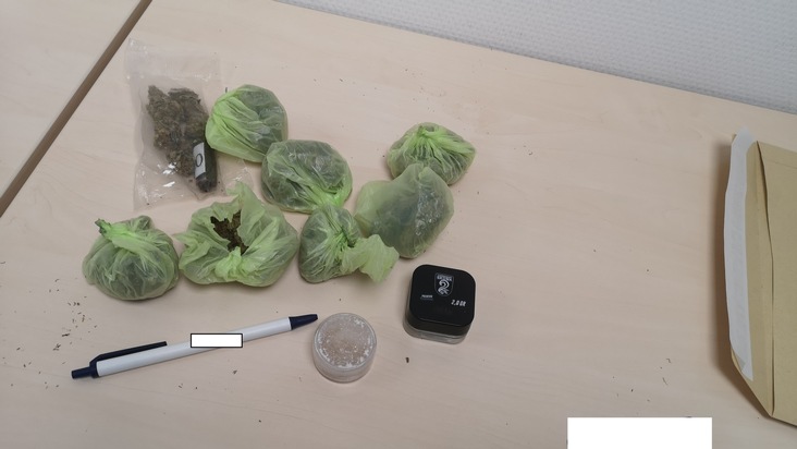 POL-D: Oberbilk: ET PRIOS lässt Drogendeal platzen - Wohnungsdurchsuchungen und Festnahme - Drogen sichergestellt - Fotos hängen an