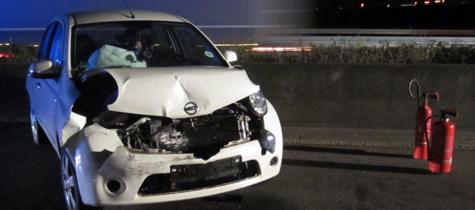 FW-MH: Schwerer Verkehrsunfall mit zwei Verletzten auf der Autobahn 40