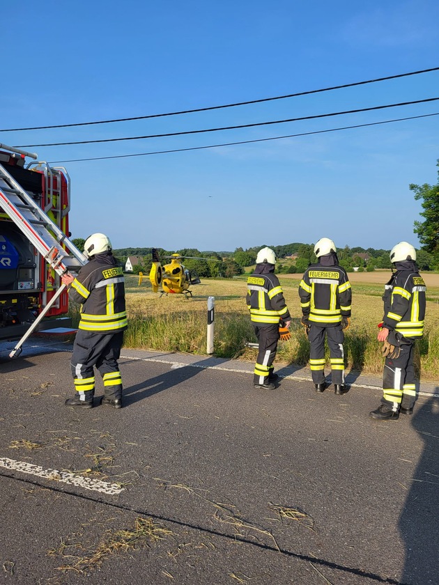 FW-EN: Motorrad kollidiert mit Traktor
