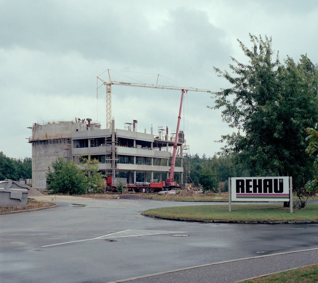 Familienunternehmen REHAU feiert 50 Jahre am Standort Erlangen