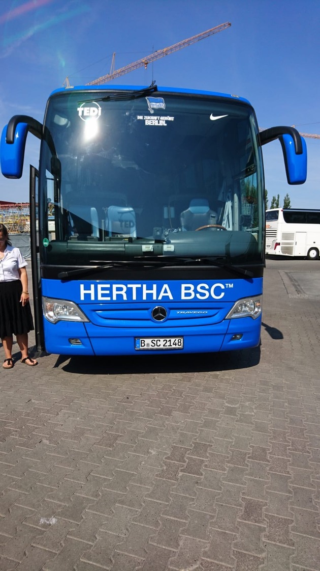 Hertha-Mannschaftsbus im neuen Look