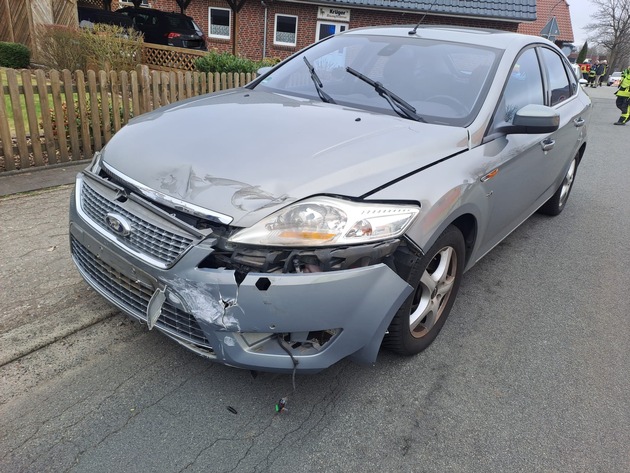 POL-STD: Ahlerstedt: Drei Leichtverletzte nach Vorfahrtsversto&szlig;