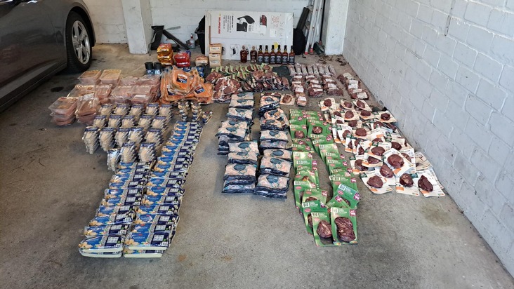 HZA-KI: Autobahnkontrolle f&uuml;hrt zu Aufgriff von Lebensmitteln im Wert von 5.000 Euro