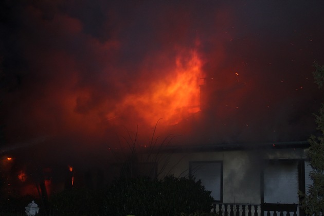 POL-PDWIL: Gebäudebrand