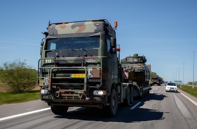 Militärkonvois auf Straßen in Niedersachsen, Sachsen-Anhalt und Thüringen unterwegs